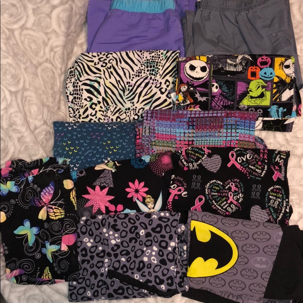 Women’s scrubs lot, pants and tops, size XS/S
